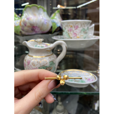 Zlatá brož s perlou a diamanty