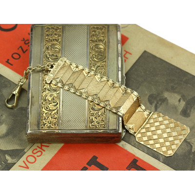 Zlatý šatlén z 20. let