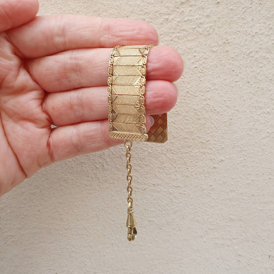 Zlatý šatlén z 20. let