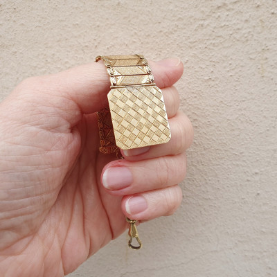 Zlatý šatlén z 20. let