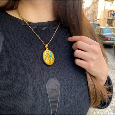 Austro-Hungarian gold locket with turquoises and pearls