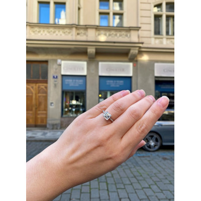 Platinový prsten s diamanty - GIA certifikát