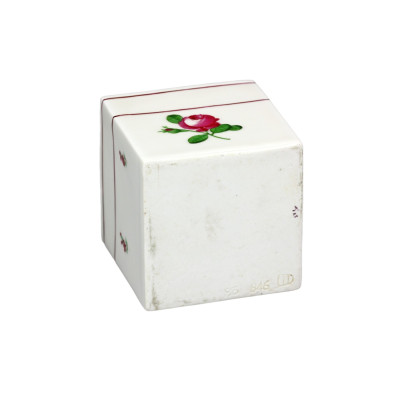 Porcelian pounce pot - Vienna, 1846