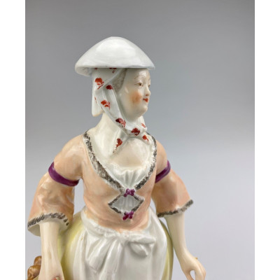 Porcelánová soška ženy - Vídeň, 18. století