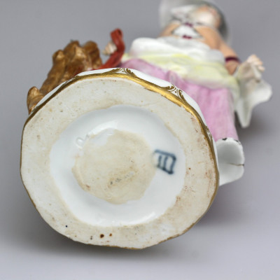 Porcelánová soška ženy - Vídeň, 18. století