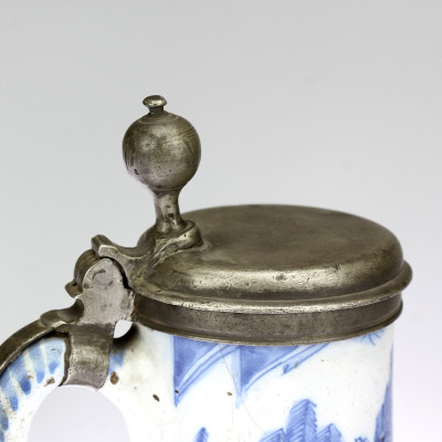 Fajánsový korbel s chinoiserií - rok 1748