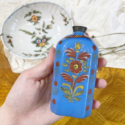 Skleněná lahvička "pryska"