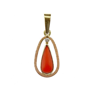 Gold pendant with sea coral
