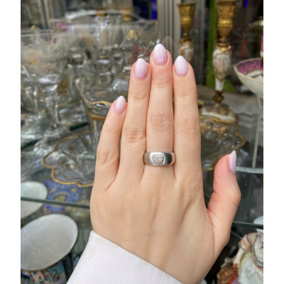 Gold ring with diamond heart