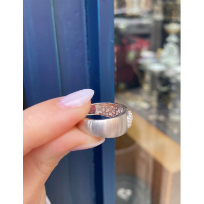 Gold ring with diamond heart