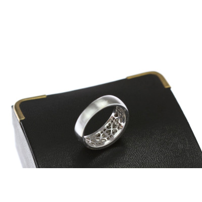 Gold ring with diamond heart