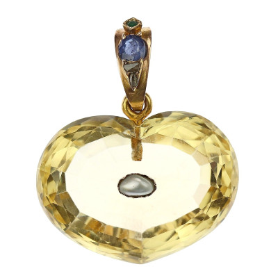 SOLD - Heart shaped pendant - citrine 130 ct