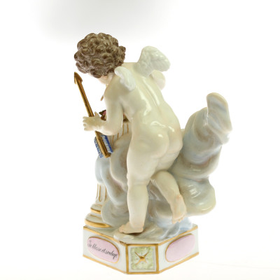 Porcelánová soška amora s šípem - Míšeň, 19. století