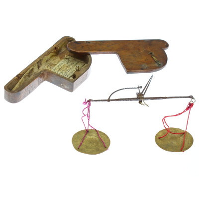 Hand-held scales – second half of the 18th century