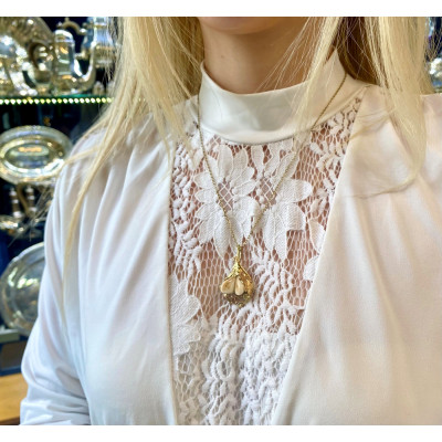 Zlatý přívěsek s grandlemi