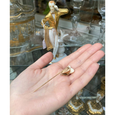 Gold pin with grandels - 1920s