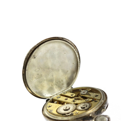 Stříbrné kapesní hodinky jeptišky