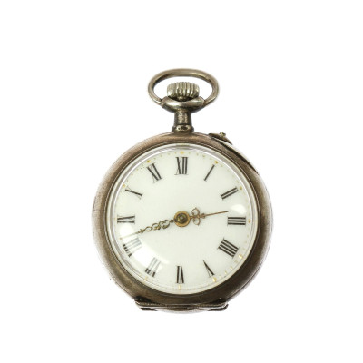 Stříbrné kapesní hodinky jeptišky