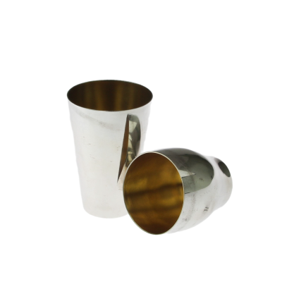 Stříbrný shaker - Hermann Behrnd