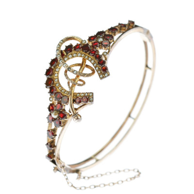 Garnet bracelet with horseshoe motif – turn of the 19th and 20th Century