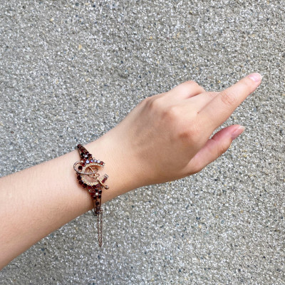 Garnet bracelet with horseshoe motif – turn of the 19th and 20th Century