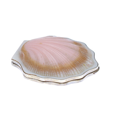 Powder box in the shape of a shell - 1957, Leningrad
