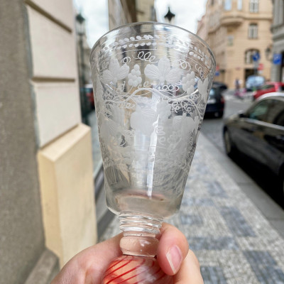 PRODÁNO - Barokní pohár s rytinou amorka