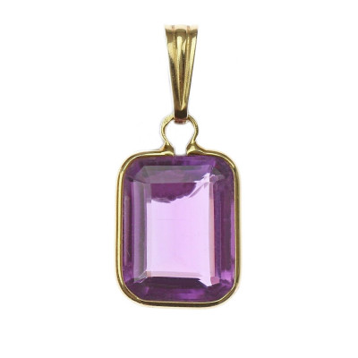 Gold pendant with amethyst 12 ct