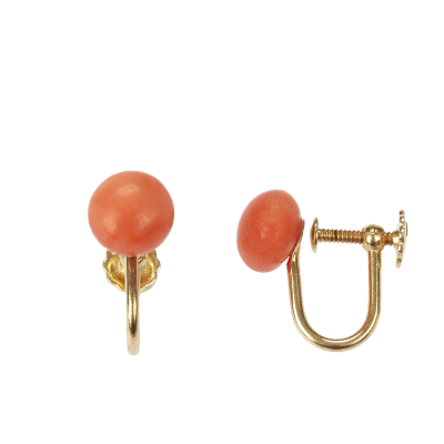 Gold earrings with sea coral
