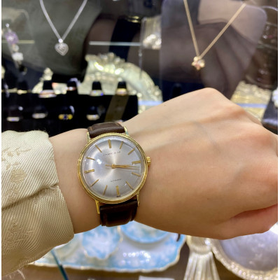 Zlaté náramkové hodinky - Tiffany & Co.