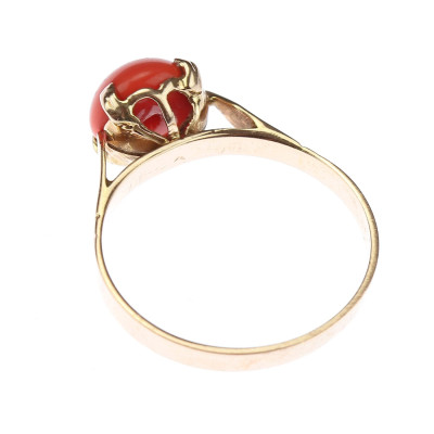 Korálový zlatý prsten