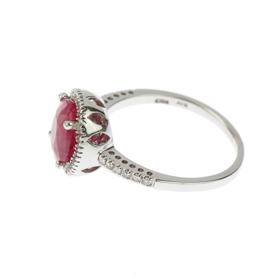 Gold ring with ruby and diamonds