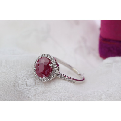 Gold ring with ruby and diamonds