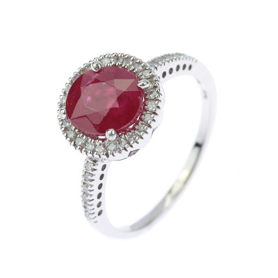 Gold ring with ruby and diamonds