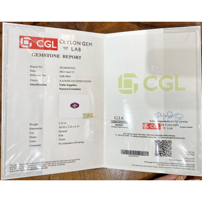 Zlatý prsten s violet safírem a diamanty