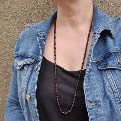 Garnet string with gold clasp - 83 cm