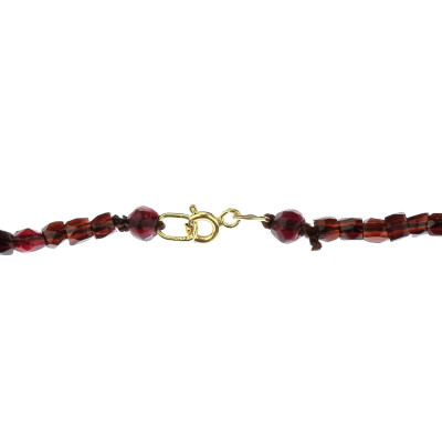 Garnet string with gold clasp - 83 cm