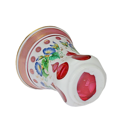 Číše s malovanými květy