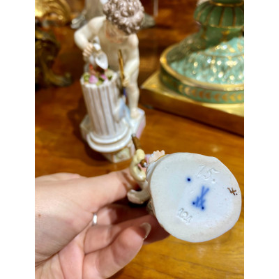 Putto as a boy with a pistol - Meissen