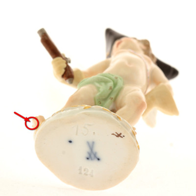 Putto as a boy with a pistol - Meissen