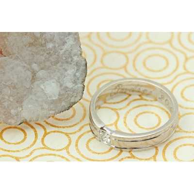 Gold ring with princess cut diamond