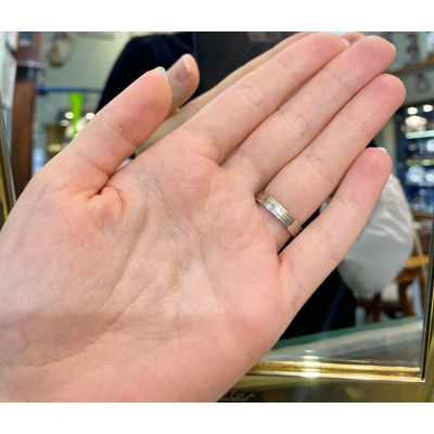 Gold ring with princess cut diamond