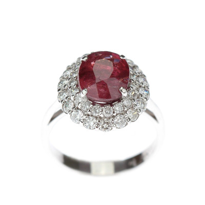 Zlatý prsten s rubínem 3,20 ct a diamanty