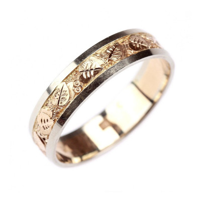 Zlatý snubní prsten s lipovými ratolestmi - vel. 64