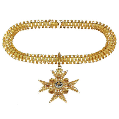 PRODÁNO - Zlatý náhrdelník s filigránovým maltézským křížem