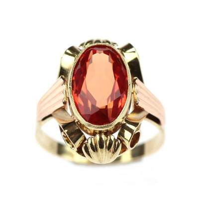 Zlatý prsten se syntetickým safírem