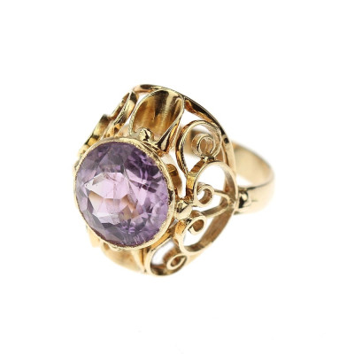 Zlatý prvorepublikový prsten s ametystem