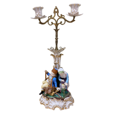 Figurální porcelánový svícen