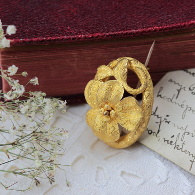 PRODÁNO - Zlatá brožka s maceškou