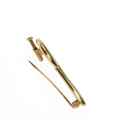 Gold brooch